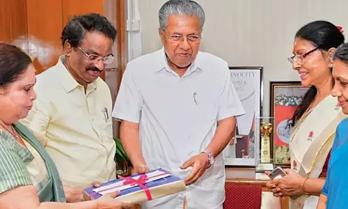 ഹേമ കമ്മീഷന്‍ റിപ്പോര്‍ട്ടില്‍ 2 വര്‍ഷമായിട്ടും നടപടിയില്ല; റിപ്പോര്‍ട്ട് പുറത്തുവിടാത്തത് പ്രമുഖരുടെ പേരുള്ളതിനാലെന്ന് ആക്ഷേപം