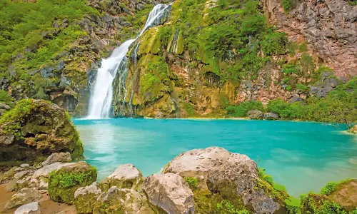 കനത്തമഴയില്‍ സമ്പന്നമായി ഒമാനിലെ വെള്ളച്ചാട്ടങ്ങളും താഴ്‌വരകളും