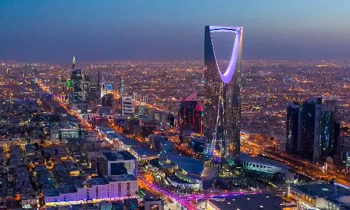 സൗദിയിൽ കോവിഡ് കേസുകൾ കുതിച്ചുയരുന്നു;വ്യാപനം തടയാൻ പുതിയ നിയന്ത്രണങ്ങൾ പ്രഖ്യാപിച്ചു