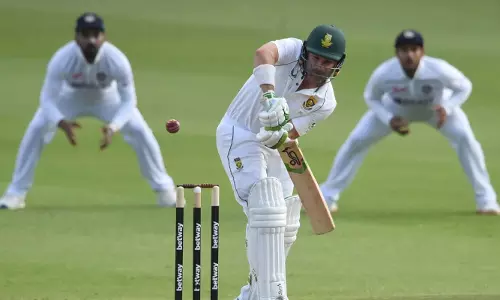 തകർന്നടിഞ്ഞ ഇന്ത്യയ്ക്ക് മുന്നിൽ കരുതലോടെ ദക്ഷിണാഫ്രിക്ക