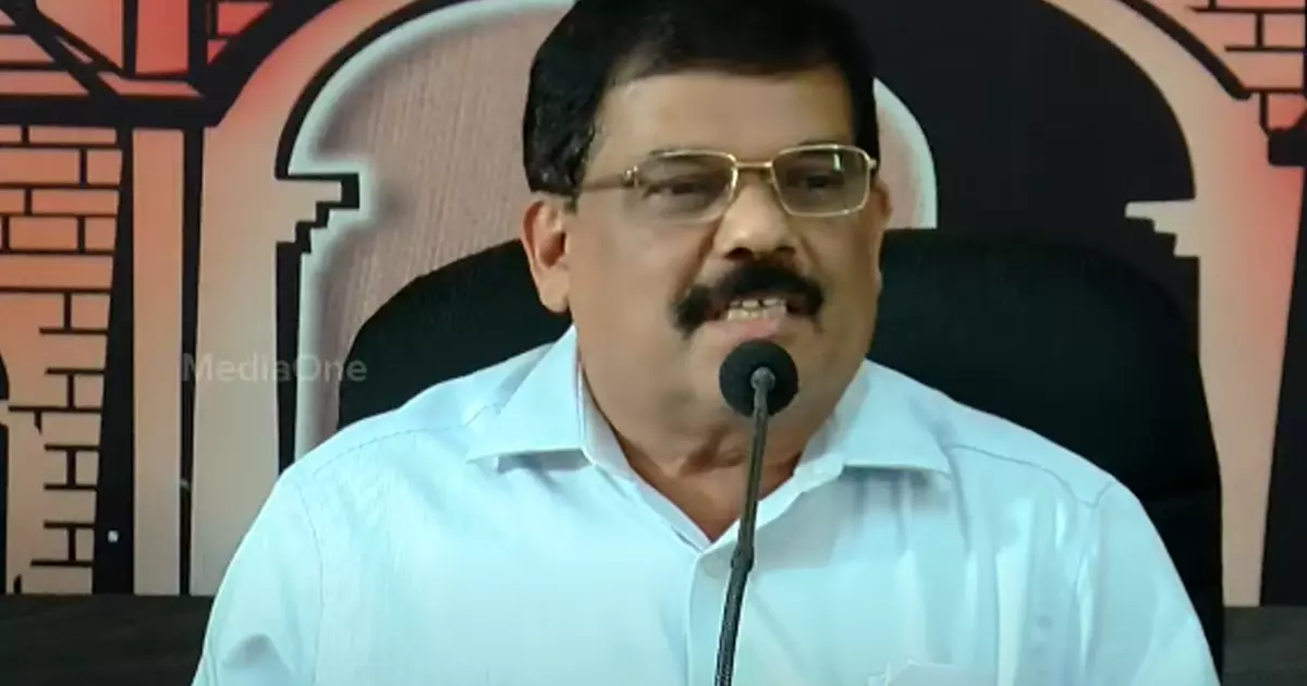 കള്ളക്കേസില് കുടുക്കുമെന്ന് സി.ഐ ഭീഷണിപ്പെടുത്തി: സി.പി.എം അനുകൂല അഭിഭാഷക സംഘടനാ നേതാവ് കള്ളക്കേസില് കുടുക്കുമെന്ന് സി.ഐ ഭീഷണിപ്പെടുത്തി: സി.പി.എം അനുകൂല അഭിഭാഷക സംഘടനാ നേതാവ്