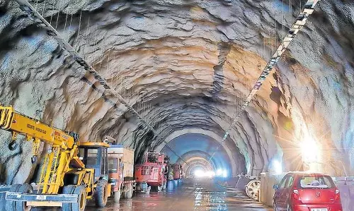 കുതിരാൻ രണ്ടാം തുരങ്കം ഏപ്രിലില്‍ തുറക്കും