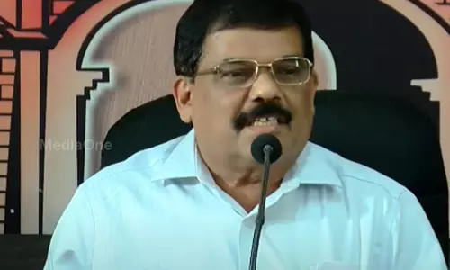 കള്ളക്കേസില് കുടുക്കുമെന്ന് സി.ഐ ഭീഷണിപ്പെടുത്തി: സി.പി.എം അനുകൂല അഭിഭാഷക സംഘടനാ നേതാവ് കള്ളക്കേസില് കുടുക്കുമെന്ന് സി.ഐ ഭീഷണിപ്പെടുത്തി: സി.പി.എം അനുകൂല അഭിഭാഷക സംഘടനാ നേതാവ്