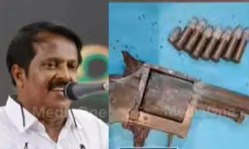 പാലക്കാട് ഡി.സി.സി വൈസ് പ്രസിഡന്റ് കെ.എസ്.ബി.എ തങ്ങളിൽ നിന്ന് തോക്ക് പിടികൂടി