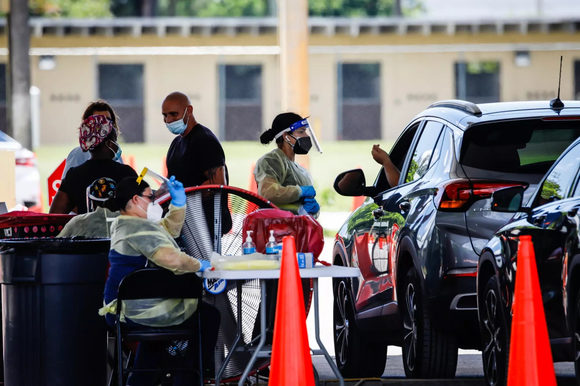 അമേരിക്കയില് ഒറ്റദിവസം മാത്രം 10 ലക്ഷത്തിലധികം പേര്ക്ക് കോവിഡ് അമേരിക്കയില് ഒറ്റദിവസം മാത്രം 10 ലക്ഷത്തിലധികം പേര്ക്ക് കോവിഡ്