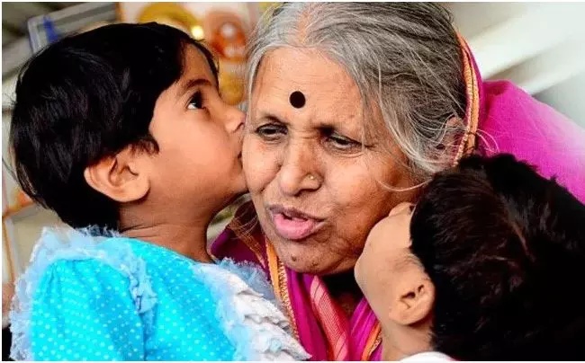 അനാഥകുഞ്ഞുങ്ങളുടെ അമ്മ ഇനി ഓർമ; സാമൂഹ്യ പ്രവർത്തക സിന്ധുതായി സപ്കാൽ അന്തരിച്ചു അനാഥകുഞ്ഞുങ്ങളുടെ അമ്മ ഇനി ഓർമ; സാമൂഹ്യ പ്രവർത്തക സിന്ധുതായി സപ്കാൽ അന്തരിച്ചു