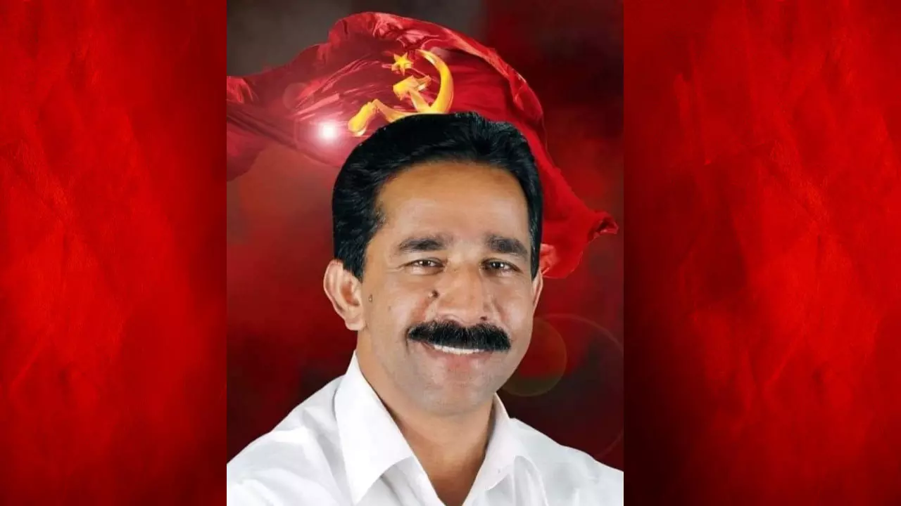 എസ്.രാജേന്ദ്രനെ ജില്ലാ കമ്മിറ്റിയില് നിന്നും ഒഴിവാക്കി; ഇടുക്കിയില് സി.പി.എമ്മിന് പുതിയ അമരക്കാരന് എസ്.രാജേന്ദ്രനെ ജില്ലാ കമ്മിറ്റിയില് നിന്നും ഒഴിവാക്കി; ഇടുക്കിയില് സി.പി.എമ്മിന് പുതിയ അമരക്കാരന്