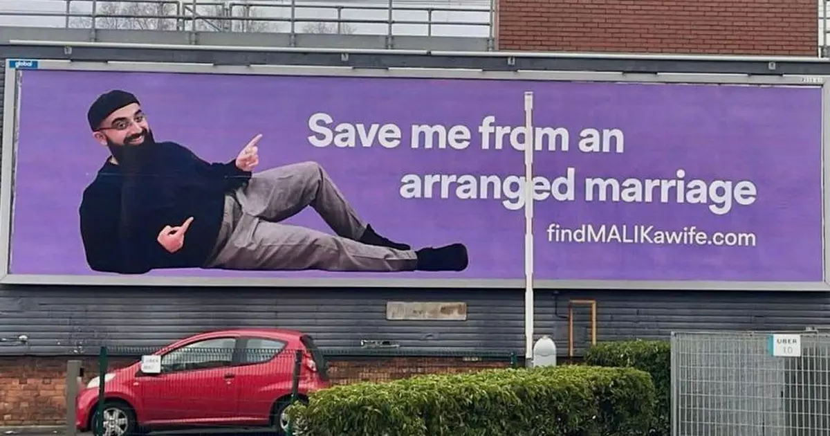അറേഞ്ച്ഡ് മാര്യേജില്‍ നിന്ന് രക്ഷിക്കൂ: യു.കെയില്‍ ഇന്ത്യക്കാരന്‍റെ പരസ്യ ബോര്‍ഡ്