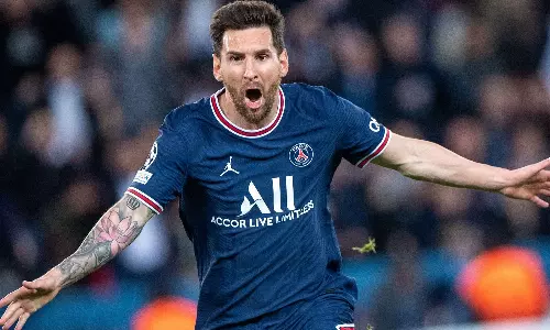 ആരാധകരും പിഎസ്ജിയും ഹാപ്പി; മെസി കോവിഡ് നെഗറ്റീവ് ആരാധകരും പിഎസ്ജിയും ഹാപ്പി; മെസി കോവിഡ് നെഗറ്റീവ്