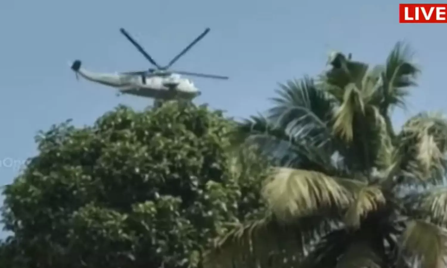 ഏറ്റുമാനൂരിന് സമീപം താഴ്ന്ന് പറന്ന ഹെലികോപ്റ്റർ പരിഭ്രാന്തി സൃഷ്ടിച്ചു ഏറ്റുമാനൂരിന് സമീപം താഴ്ന്ന് പറന്ന ഹെലികോപ്റ്റർ പരിഭ്രാന്തി സൃഷ്ടിച്ചു