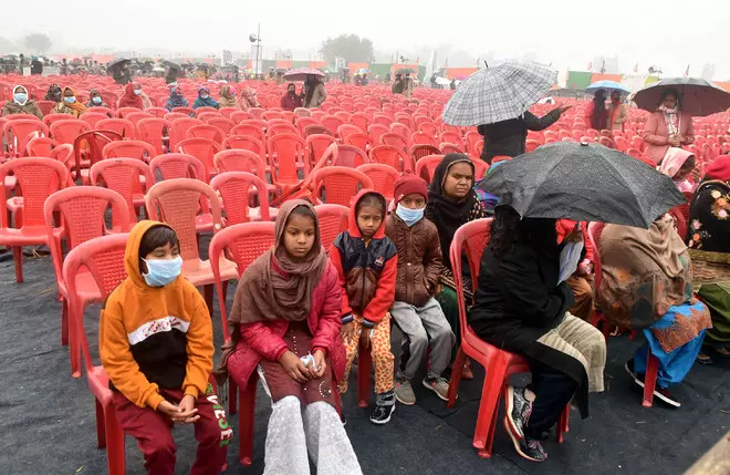 അഞ്ചുലക്ഷം പങ്കെടുക്കുമെന്ന് പറഞ്ഞു, എത്തിയത് 5,000 പേർ മാത്രം; റാലി പൊളിഞ്ഞപ്പോൾ പിന്മാറുകയായിരുന്നോ മോദി?