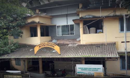 പഞ്ചായത്ത് വക വാഹനം മാലിന്യക്കൂമ്പാരത്തില്‍;   അധികൃതരുടെ അനാസ്ഥയെന്ന് നാട്ടുകാർ