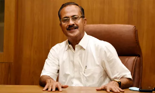 അബ്ദുസമദ് പൂക്കോട്ടൂരിനെതിരായ കേസ്: മതപണ്ഡിതരെ വേട്ടയാടുന്നത് നോക്കിനിൽക്കില്ലെന്ന് പി.എം.എ സലാം അബ്ദുസമദ് പൂക്കോട്ടൂരിനെതിരായ കേസ്: മതപണ്ഡിതരെ വേട്ടയാടുന്നത് നോക്കിനിൽക്കില്ലെന്ന് പി.എം.എ സലാം