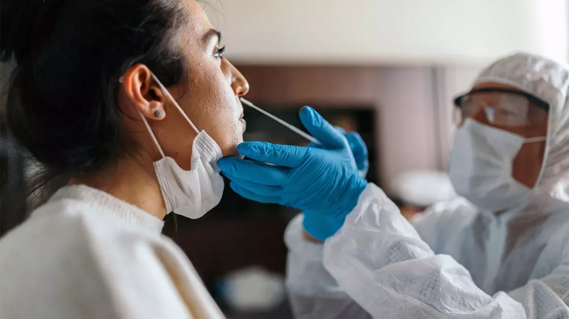 കോവിഡ്: പ്രതിദിന രോഗികളുടെ എണ്ണം ഒന്നരലക്ഷം കടക്കും; നിയന്ത്രങ്ങൾ കർശനമാക്കി സംസ്ഥാനങ്ങൾ കോവിഡ്: പ്രതിദിന രോഗികളുടെ എണ്ണം ഒന്നരലക്ഷം കടക്കും; നിയന്ത്രങ്ങൾ കർശനമാക്കി സംസ്ഥാനങ്ങൾ