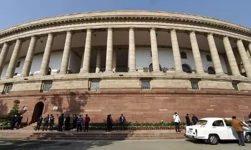 പാർലമെന്റിലും കോവിഡ് ഭീതി; 402 ജീവനക്കാർക്ക് രോഗം സ്ഥിരീകരിച്ചു