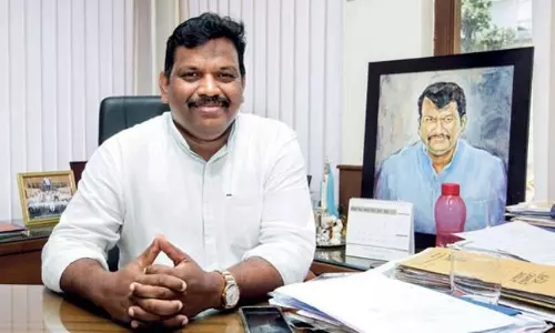 ഗോവയിൽ ബി.ജെ.പിക്ക് തിരിച്ചടി; മന്ത്രി മൈക്കൽ ലോബോ    രാജി വെച്ച് കോൺഗ്രസിൽ ചേർന്നു