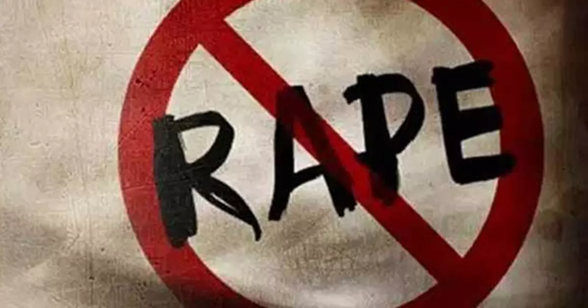 ഗൾഫിൽ നിന്നെത്തിയ പീഡനക്കേസ് പ്രതി പിടിയിൽ ഗൾഫിൽ നിന്നെത്തിയ പീഡനക്കേസ് പ്രതി പിടിയിൽ