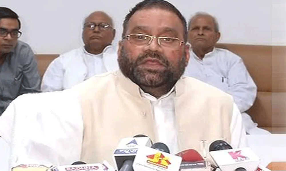 യു.പിയിൽ യോഗി സർക്കാരിലെ മന്ത്രി രാജിവെച്ച് എസ്.പിയിൽ ചേർന്നു യു.പിയിൽ യോഗി സർക്കാരിലെ മന്ത്രി രാജിവെച്ച് എസ്.പിയിൽ ചേർന്നു