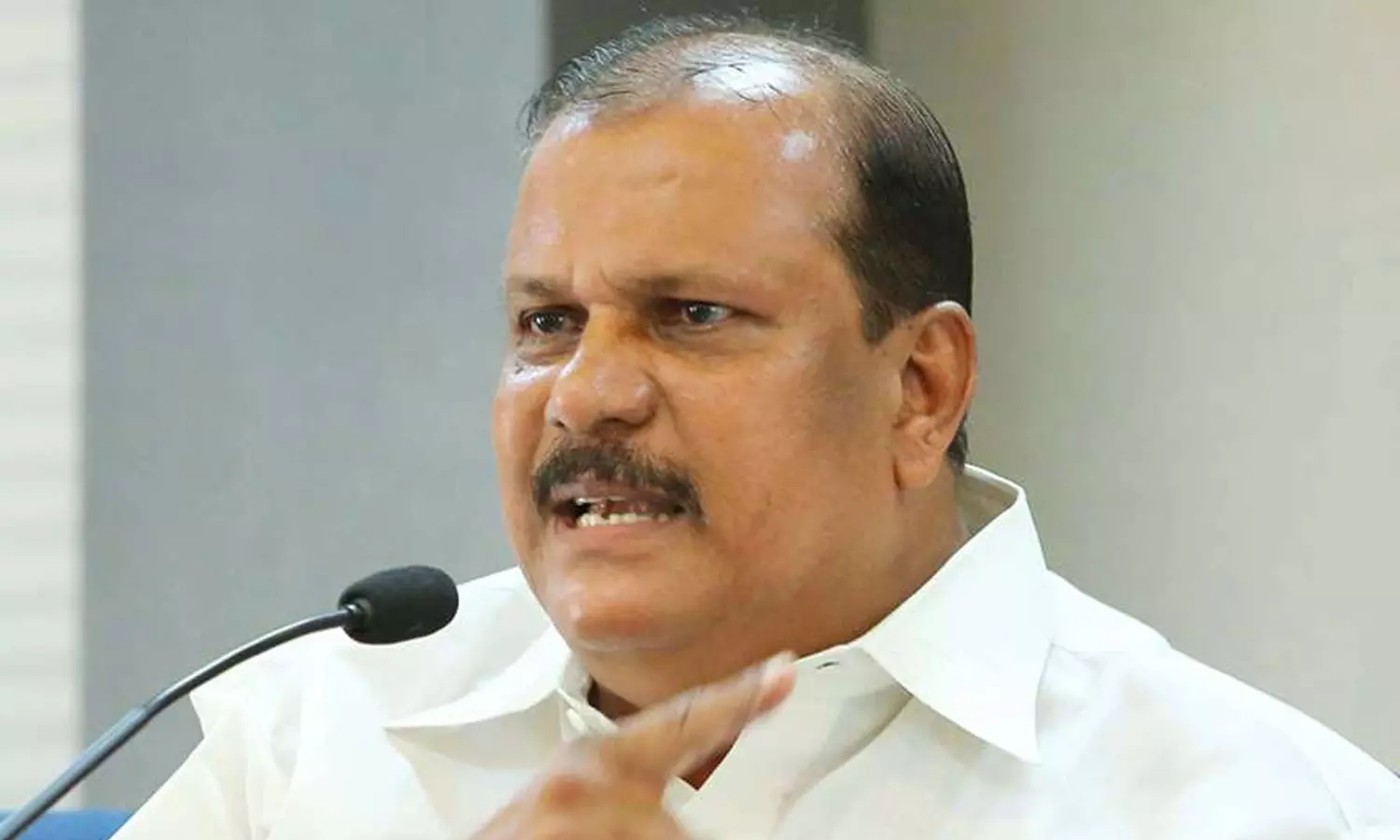 മുസ്ലിം സമുദായത്തെ കുറ്റപ്പെടുത്തി സംസാരിച്ചത് തെറ്റായിപ്പോയി; ഇനിയുണ്ടാവാതെ നോക്കാമെന്ന് പി.സി ജോർജ് മുസ്ലിം സമുദായത്തെ കുറ്റപ്പെടുത്തി സംസാരിച്ചത് തെറ്റായിപ്പോയി; ഇനിയുണ്ടാവാതെ നോക്കാമെന്ന് പി.സി ജോർജ്