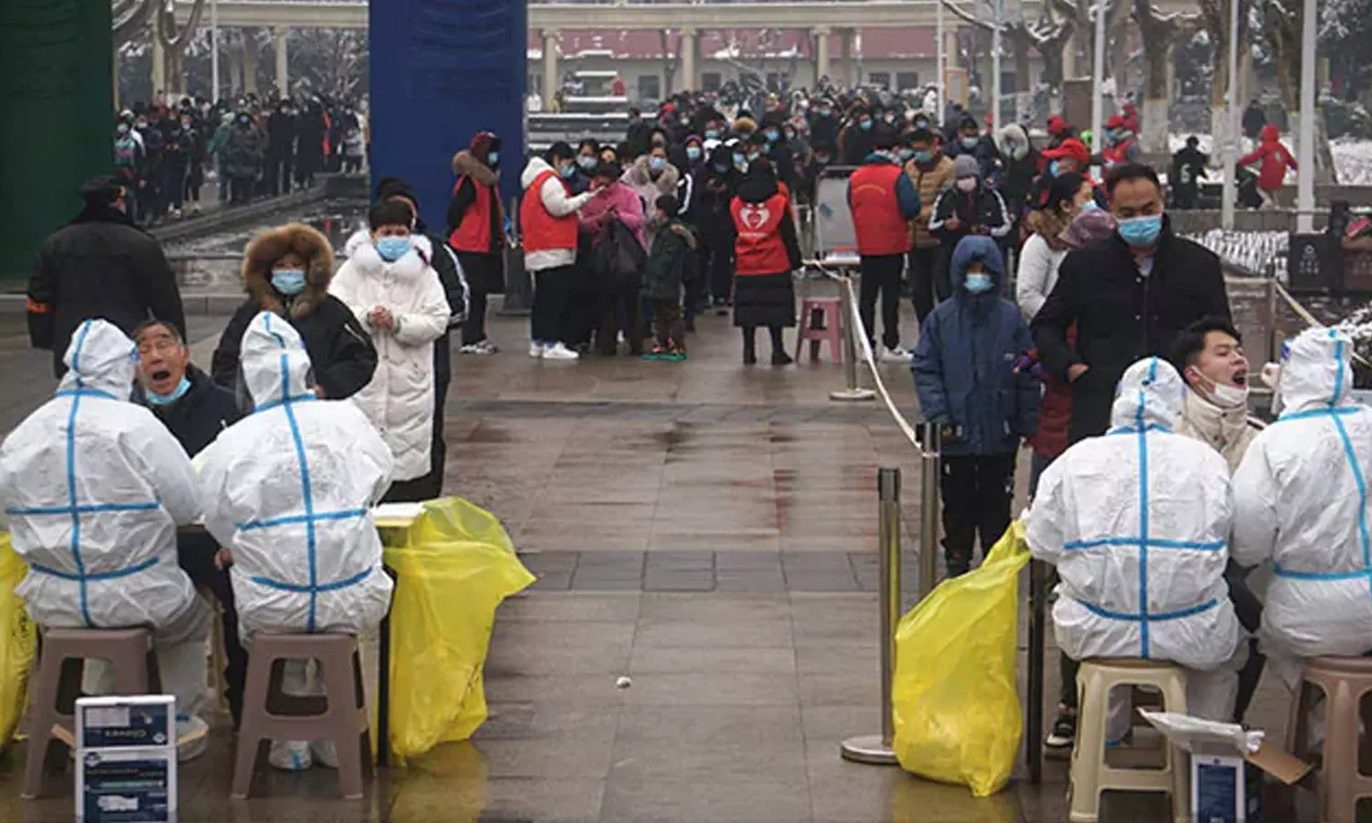 ഭീതിവിതച്ച് ചൈനയിൽ വീണ്ടും കോവിഡ് പിടിമുറുക്കുന്നു;50 ലക്ഷം പേർ വീടുകളിൽ ഭീതിവിതച്ച് ചൈനയിൽ വീണ്ടും കോവിഡ് പിടിമുറുക്കുന്നു;50 ലക്ഷം പേർ വീടുകളിൽ