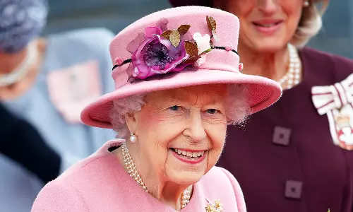 എലിസബത്ത് രാജ്ഞി അധികാരത്തിലേറിയിട്ട് 70 വര്ഷം; പുഡ്ഡിങ് മത്സരം പ്രഖ്യാപിച്ച് ബക്കിങ്ഹാം കൊട്ടാരം-വന് ആഘോഷപരിപാടികള് എലിസബത്ത് രാജ്ഞി അധികാരത്തിലേറിയിട്ട് 70 വര്ഷം; പുഡ്ഡിങ് മത്സരം പ്രഖ്യാപിച്ച് ബക്കിങ്ഹാം കൊട്ടാരം-വന് ആഘോഷപരിപാടികള്