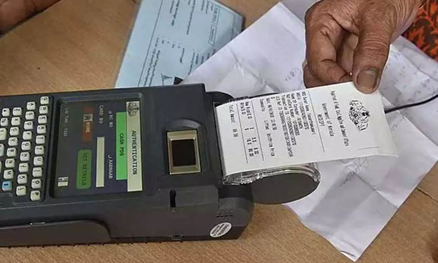 റേഷന്‍ വിതരണ പ്രതിസന്ധി പരിഹരിക്കാന്‍ താല്‍ക്കാലിക ക്രമീകരണമൊരുക്കി  സര്‍ക്കാര്‍