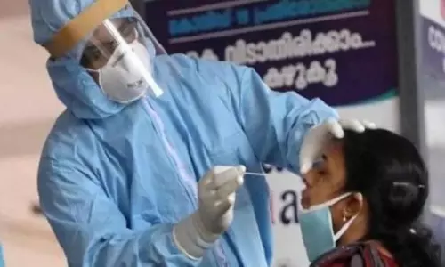 സംസ്ഥാനത്ത് കോവിഡ് കുതിച്ചുയരുന്നു; തീവ്രപരിചരണ കേസുകൾ കുറയുന്നത്  ആശ്വാസകരം