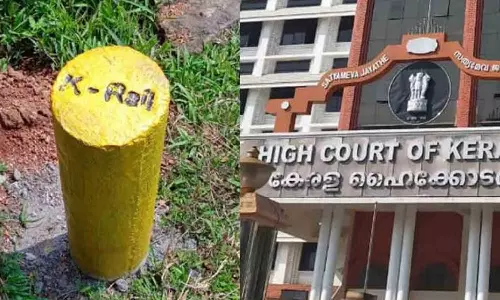 കെ- റെയിൽ ഭീഷണിപ്പെടുത്തിയല്ല നടപ്പാക്കേണ്ടത്: ഹൈക്കോടതി കെ- റെയിൽ ഭീഷണിപ്പെടുത്തിയല്ല നടപ്പാക്കേണ്ടത്: ഹൈക്കോടതി