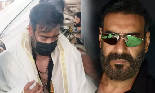 ബോളിവുഡ് താരം അജയ് ദേവ്ഗണ് ശബരിമലയില്; ഹെലികോപ്റ്റര് വഴി മല കയറി ബോളിവുഡ് താരം അജയ് ദേവ്ഗണ് ശബരിമലയില്; ഹെലികോപ്റ്റര് വഴി മല കയറി