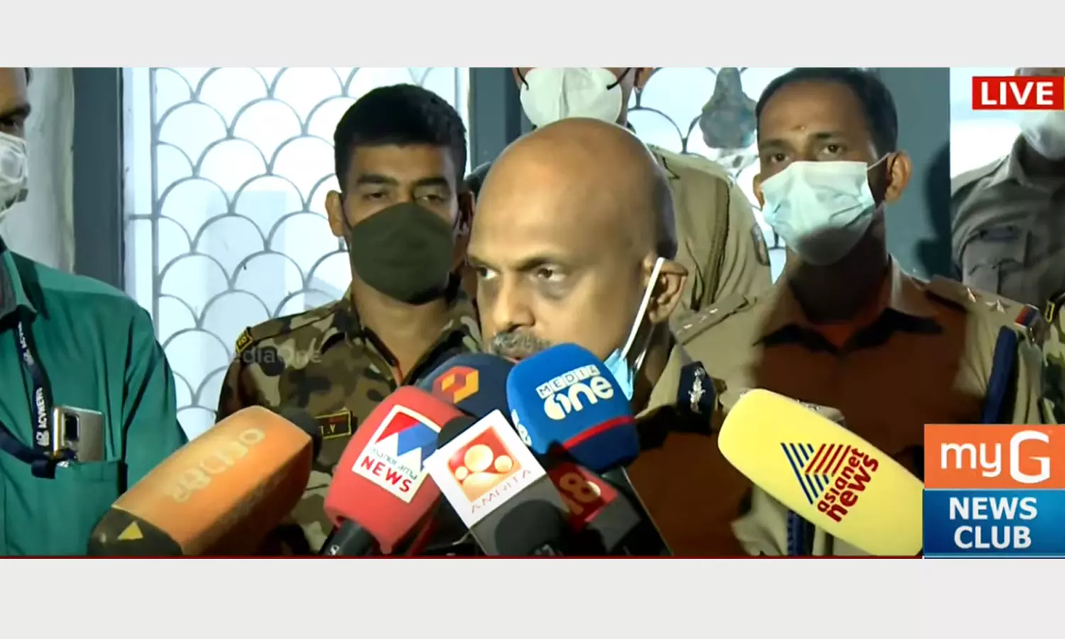 വി.ഐ.പിയെക്കുറിച്ചും അന്വേഷിക്കുന്നുണ്ട്; ദിലീപിന്റെ അറസ്റ്റ് സംബന്ധിച്ച് ഇപ്പോൾ പറയാനാവില്ല: എ.ഡി.ജി.പി ശ്രീജിത്ത് വി.ഐ.പിയെക്കുറിച്ചും അന്വേഷിക്കുന്നുണ്ട്; ദിലീപിന്റെ അറസ്റ്റ് സംബന്ധിച്ച് ഇപ്പോൾ പറയാനാവില്ല: എ.ഡി.ജി.പി ശ്രീജിത്ത്