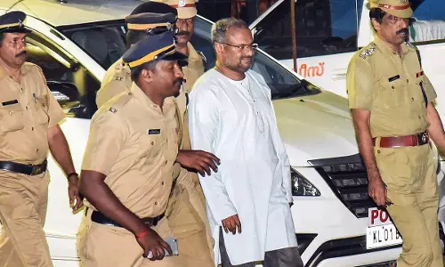 ഫ്രാങ്കോ മുളയ്ക്കൽ കന്യാസ്ത്രീയെ പീഡിപ്പിച്ച കേസിൽ വിധി നാളെ ഫ്രാങ്കോ മുളയ്ക്കൽ കന്യാസ്ത്രീയെ പീഡിപ്പിച്ച കേസിൽ വിധി നാളെ