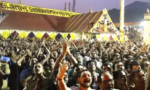 ശബരിമല മകരവിളക്ക് മഹോത്സവം നാളെ; ഒരുക്കങ്ങൾ പൂർത്തിയായി ശബരിമല മകരവിളക്ക് മഹോത്സവം നാളെ; ഒരുക്കങ്ങൾ പൂർത്തിയായി