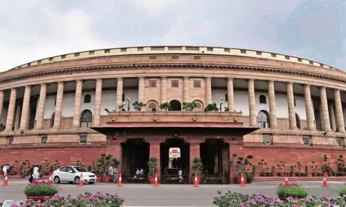 പ്രശ്‌നങ്ങൾ ചർച്ച ചെയ്യാതെ മുന്നോട്ട് പോകാനാകില്ല; പാർലമെൻറിൽ ഇന്നും പ്രതിപക്ഷം പ്രതിഷേധിക്കും