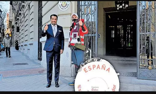 സാന്റിയാഗോ നടക്കുകയാണ്; ഫിഫ ലോകകപ്പ് കാണാനായി