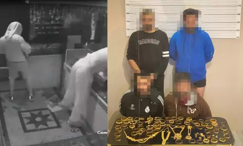 കുവൈത്തിൽ ജ്വല്ലറി കുത്തിത്തുറന്ന് കവർച്ച നടത്തിയ നാലംഗ സംഘത്തെ പൊലീസ് പിടികൂടി കുവൈത്തിൽ ജ്വല്ലറി കുത്തിത്തുറന്ന് കവർച്ച നടത്തിയ നാലംഗ സംഘത്തെ പൊലീസ് പിടികൂടി