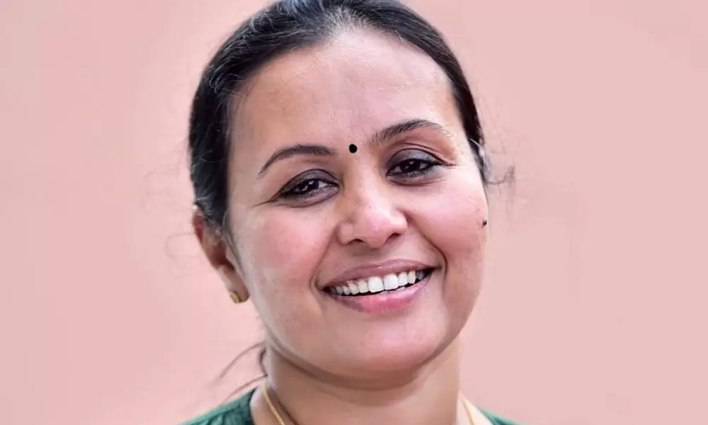 തിരുവാതിര കളിച്ചാൽ കുഴപ്പമുണ്ടോ മാഡം; ഒമിക്രോൺ ജാഗ്രത ഓർമപ്പെടുത്തിയ ആരോഗ്യമന്ത്രിക്ക് പൊങ്കാല തിരുവാതിര കളിച്ചാൽ കുഴപ്പമുണ്ടോ മാഡം; ഒമിക്രോൺ ജാഗ്രത ഓർമപ്പെടുത്തിയ ആരോഗ്യമന്ത്രിക്ക് പൊങ്കാല