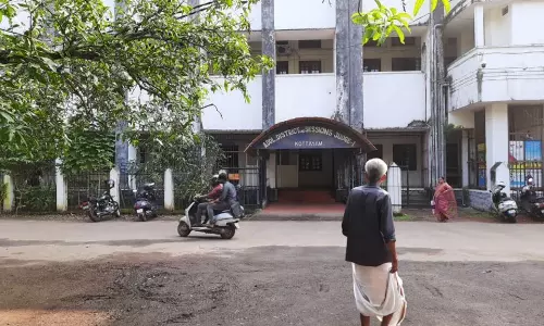 ഫ്രാങ്കോ കേസ്; കോടതി പരിസരത്ത് കനത്ത സുരക്ഷ ഒരുക്കാൻ നിർദേശം ഫ്രാങ്കോ കേസ്; കോടതി പരിസരത്ത് കനത്ത സുരക്ഷ ഒരുക്കാൻ നിർദേശം