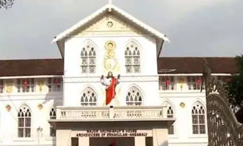 എറണാകുളം അങ്കമാലി അതിരൂപത ഏകികൃത കുർബാന നടപ്പാക്കത്തതിൽ വത്തിക്കാന് അതൃപ്തി