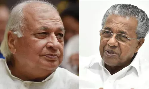 ചാൻസലർ സ്ഥാനത്ത് തുടരണം; ഗവർണറെ ഫോണിൽ വിളിച്ച് മുഖ്യമന്ത്രി