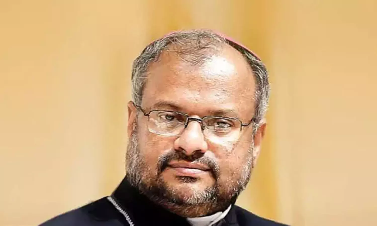 വൈക്കം ഡി വൈഎസ് പി കുറവിലങ്ങാട് മഠത്തിലെത്തി; പരാതിക്കാരിയുമായി കൂടിക്കാഴ്ച നടത്തുന്നു വൈക്കം ഡി വൈഎസ് പി കുറവിലങ്ങാട് മഠത്തിലെത്തി; പരാതിക്കാരിയുമായി കൂടിക്കാഴ്ച നടത്തുന്നു