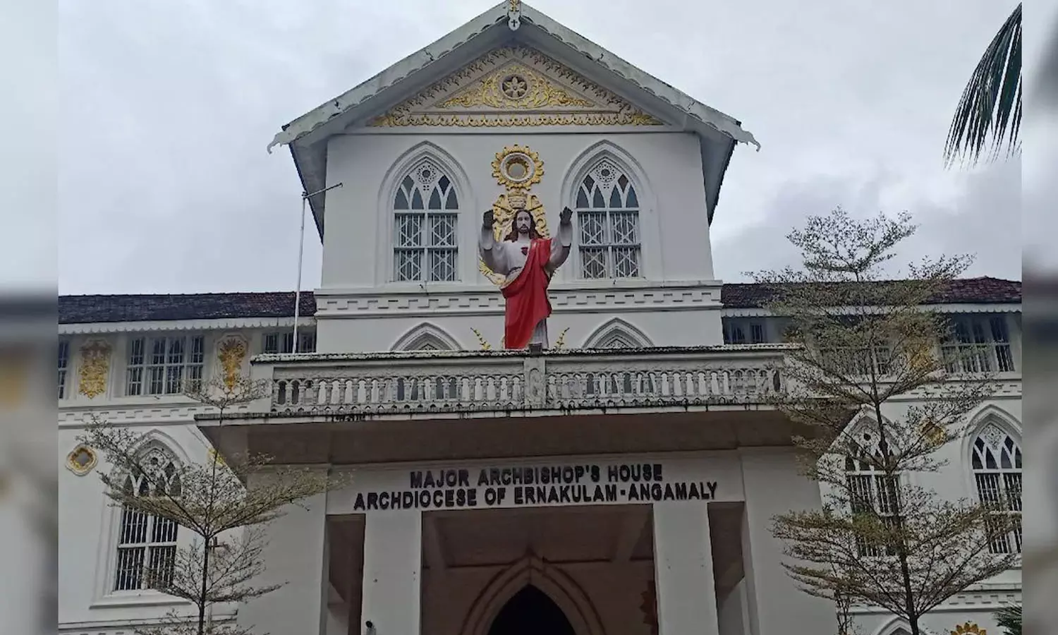 എറണാകുളം അങ്കമാലി അതിരൂപതയില് ഏകീകൃത കുര്ബാനാക്രമം നടപ്പാക്കും എറണാകുളം അങ്കമാലി അതിരൂപതയില് ഏകീകൃത കുര്ബാനാക്രമം നടപ്പാക്കും