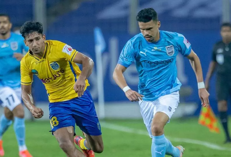 കോവിഡ് ഭീതി; ബ്ലാസ്റ്റേഴ്സ്-മുംബൈ എഫ്സി മത്സരം മാറ്റിവച്ചു കോവിഡ് ഭീതി; ബ്ലാസ്റ്റേഴ്സ്-മുംബൈ എഫ്സി മത്സരം മാറ്റിവച്ചു