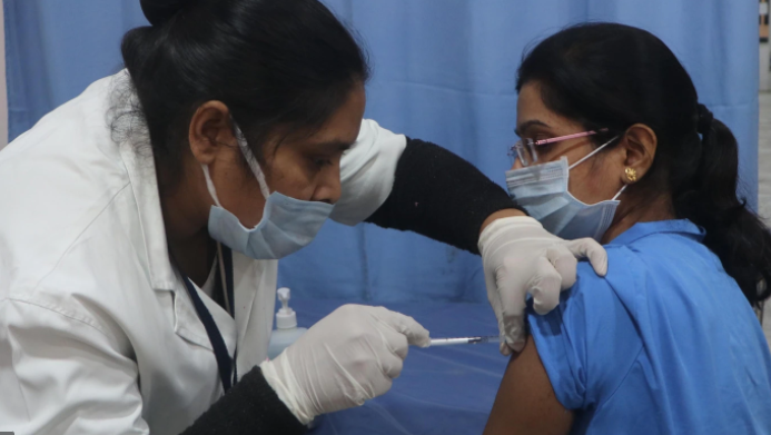 വാക്‌സിനെടുക്കാൻ ആരെയും നിർബന്ധിക്കാനാകില്ല; വാക്സിനേഷന്‍ സര്‍ട്ടിഫിക്കറ്റും നിര്‍ബന്ധമല്ല- സുപ്രീംകോടതിയിൽ കേന്ദ്ര സർക്കാർ