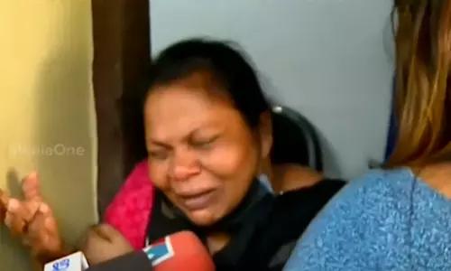 ഒരമ്മയല്ലേ ഞാന്? എന്റെ മോനെ തിരിച്ചുതരുവോ? പരാതി നല്കിയിട്ടും പൊലീസ് നടപടിയെടുത്തില്ലെന്ന് കൊല്ലപ്പെട്ട ഷാനിന്റെ അമ്മ ഒരമ്മയല്ലേ ഞാന്? എന്റെ മോനെ തിരിച്ചുതരുവോ? പരാതി നല്കിയിട്ടും പൊലീസ് നടപടിയെടുത്തില്ലെന്ന് കൊല്ലപ്പെട്ട ഷാനിന്റെ അമ്മ