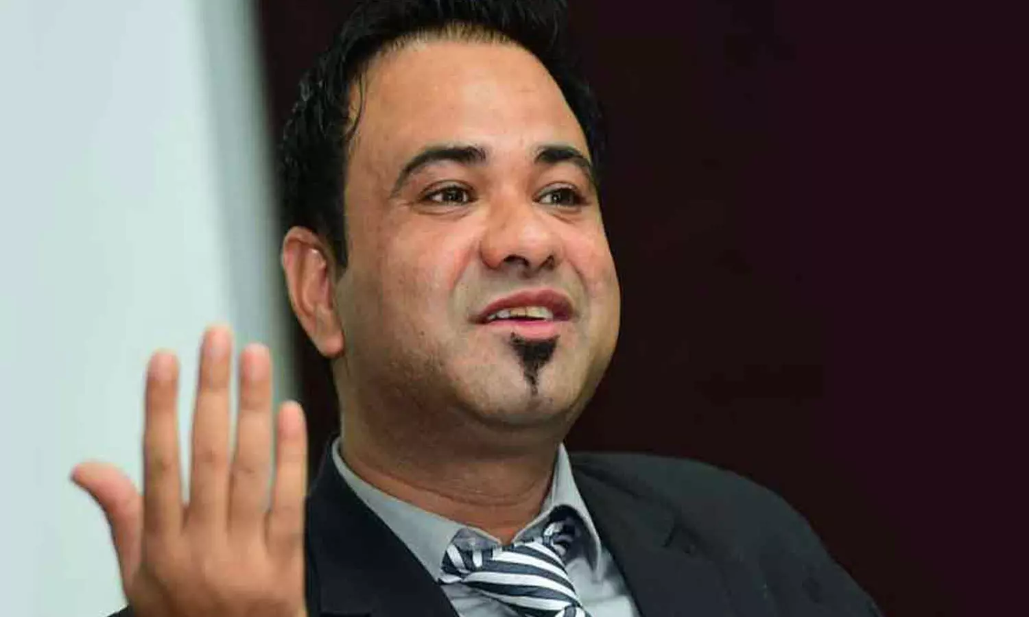 ബി.ജെ. പി അധികാരത്തിലെത്തിയാലും യോഗി തിരിച്ചുവരില്ല; കേരളത്തിൽ പുസ്തകം പ്രകാശനം ചെയ്ത് ഡോ.കഫീൽഖാൻ ബി.ജെ. പി അധികാരത്തിലെത്തിയാലും യോഗി തിരിച്ചുവരില്ല; കേരളത്തിൽ പുസ്തകം പ്രകാശനം ചെയ്ത് ഡോ.കഫീൽഖാൻ