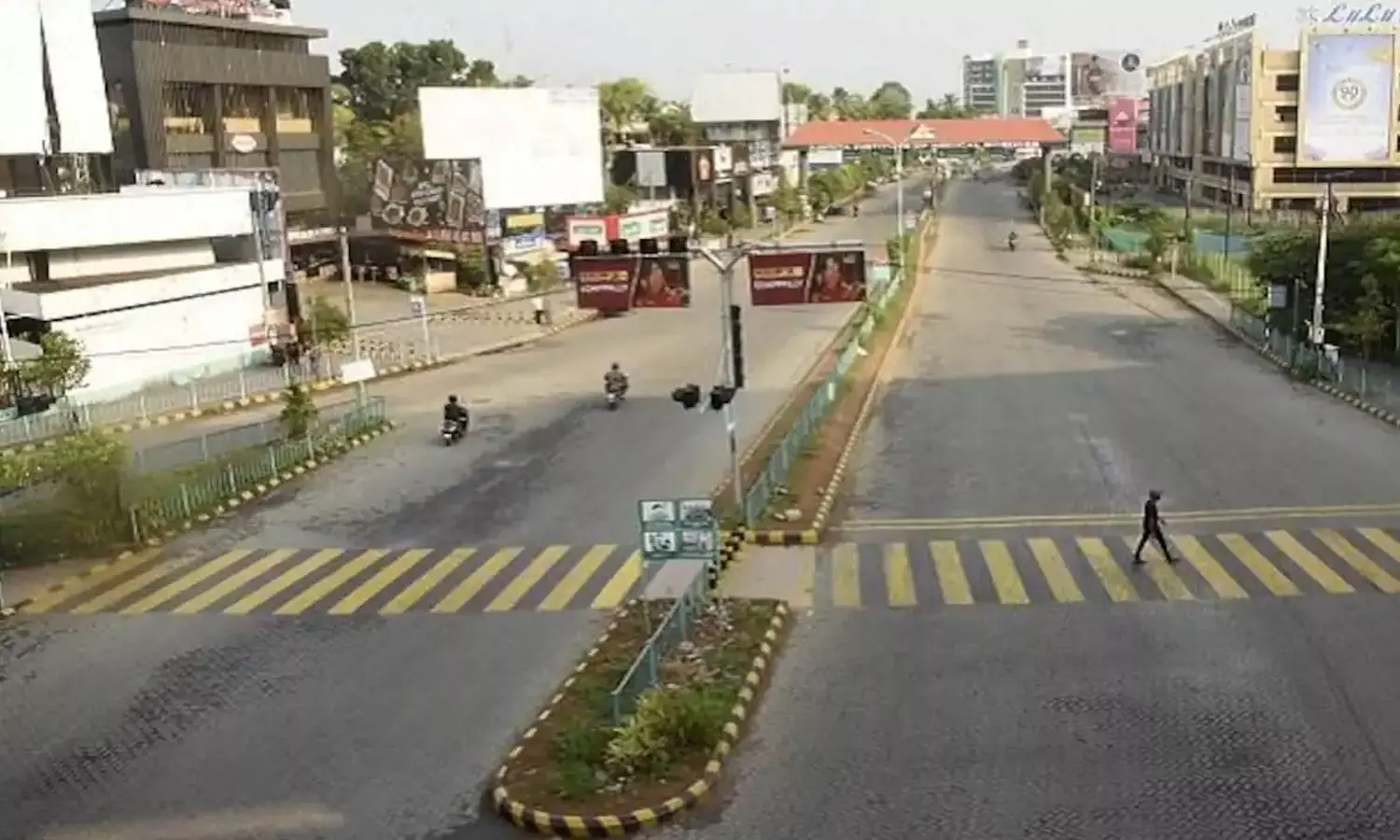 കോവിഡ്: മലപ്പുറം ജില്ലയിലും നിയന്ത്രണങ്ങൾ ഏർപ്പെടുത്തി കോവിഡ്: മലപ്പുറം ജില്ലയിലും നിയന്ത്രണങ്ങൾ ഏർപ്പെടുത്തി