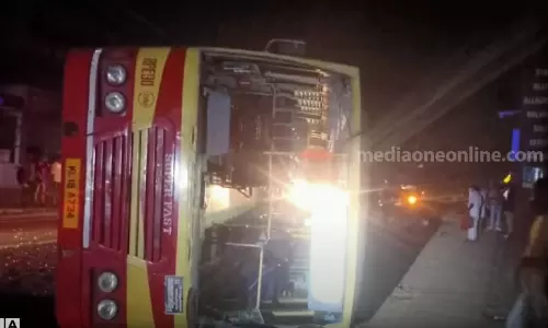 കോട്ടയത്ത് കെ എസ് ആർ ടിസി ബസ് അപകടത്തിൽപ്പെട്ടു; 16 പേർക്ക് പരിക്ക്, ഒരാളുടെ നില ഗുരുതരം