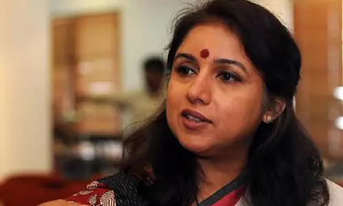 എവിടെ കേരളത്തിലെ വിപ്ലവകാരികള്‍? അവരെല്ലാം നാടുവിട്ടോ? രേവതി