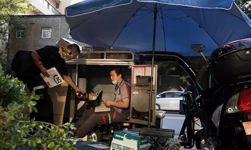 ഒമിക്രോണെത്തിയത് കാനഡയിൽനിന്നുള്ള പാക്കേജ് വഴി; വിദേശത്തുനിന്ന് സാധനങ്ങൾ വാങ്ങുന്നത് ഒഴിവാക്കാൻ പൗരന്മാരോട് ചൈന ഒമിക്രോണെത്തിയത് കാനഡയിൽനിന്നുള്ള പാക്കേജ് വഴി; വിദേശത്തുനിന്ന് സാധനങ്ങൾ വാങ്ങുന്നത് ഒഴിവാക്കാൻ പൗരന്മാരോട് ചൈന