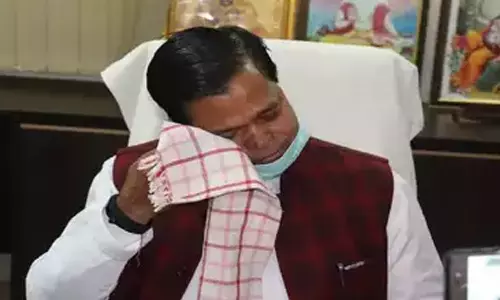 തെരഞ്ഞെടുപ്പിൽ സീറ്റില്ല; കരഞ്ഞുകലങ്ങിയ കണ്ണുകളുമായി യു.പിയിൽ ബി.ജെ.പി നേതാവ് പാർട്ടി വിട്ടു തെരഞ്ഞെടുപ്പിൽ സീറ്റില്ല; കരഞ്ഞുകലങ്ങിയ കണ്ണുകളുമായി യു.പിയിൽ ബി.ജെ.പി നേതാവ് പാർട്ടി വിട്ടു